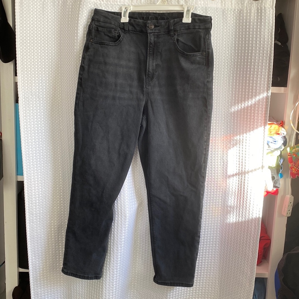 American Eagle Stretchy Curvy Mom Jeans